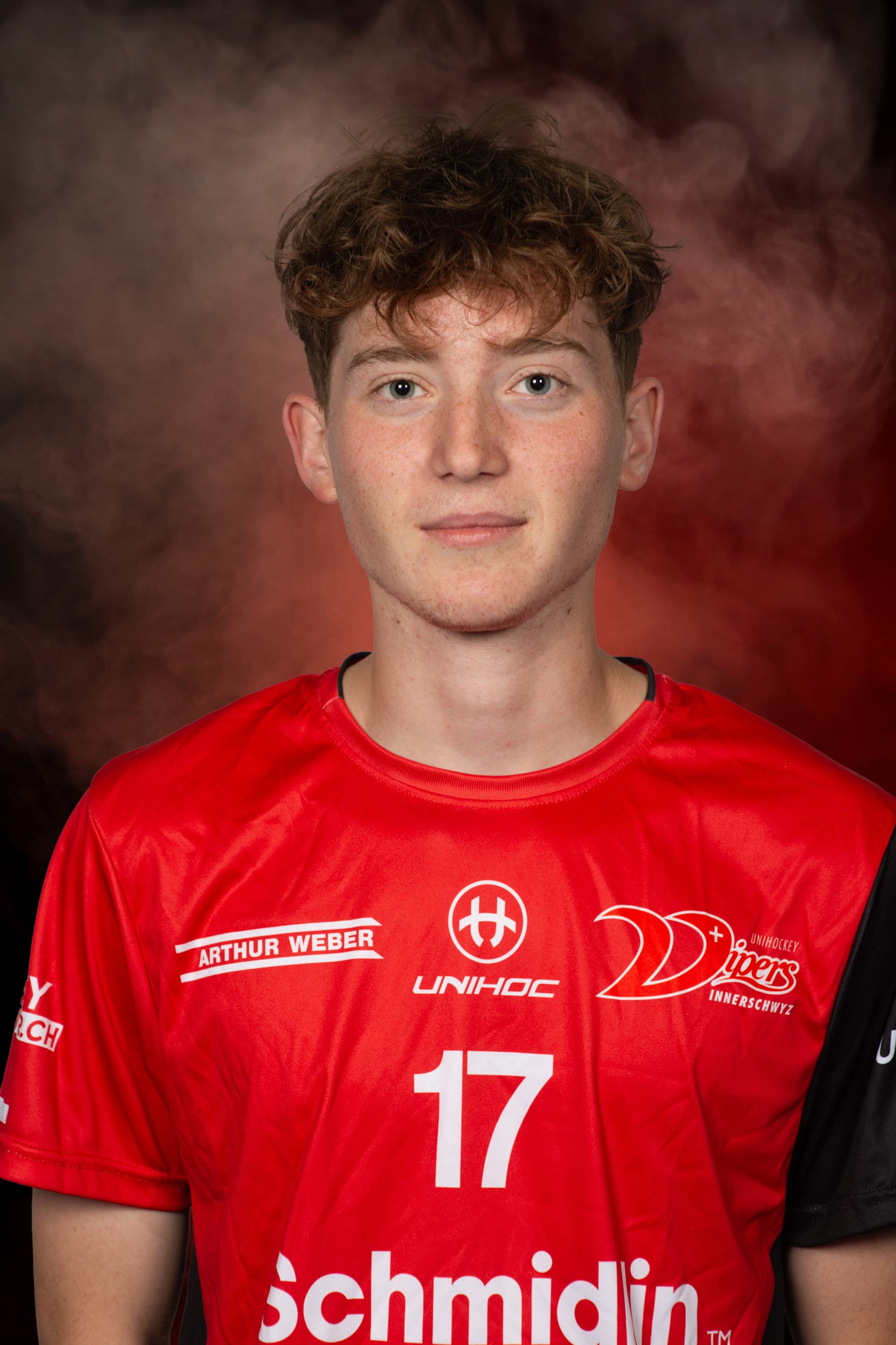 17 Aaron Schönbächler