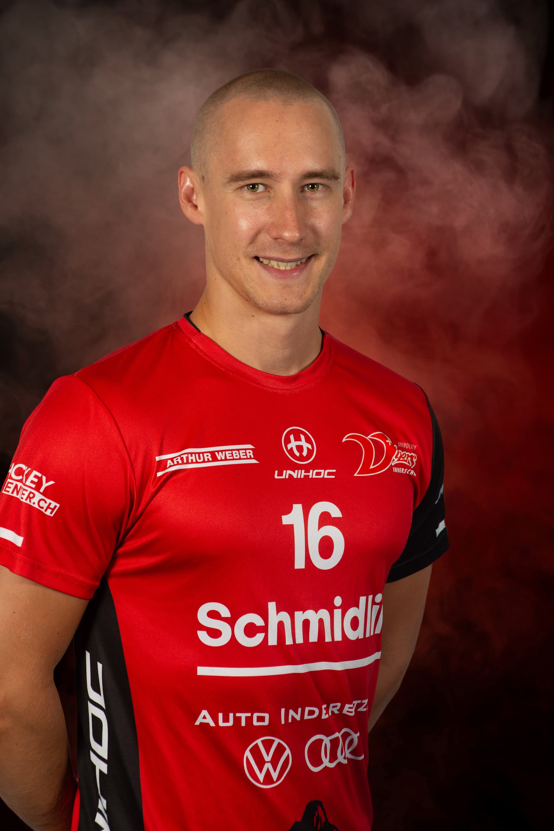 16 Cédric Heinzer